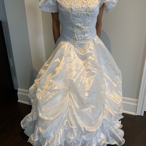 COPY - Wedding Dress - size 2 (approximately) - Picture 2 of 8